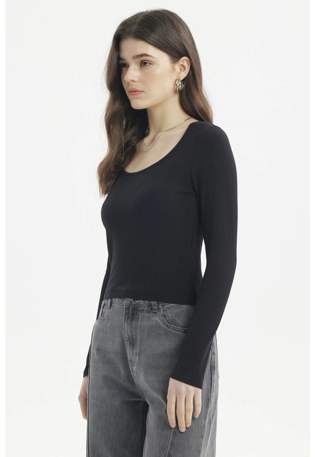 Polera Mujer Cuello Redondo Negro-1