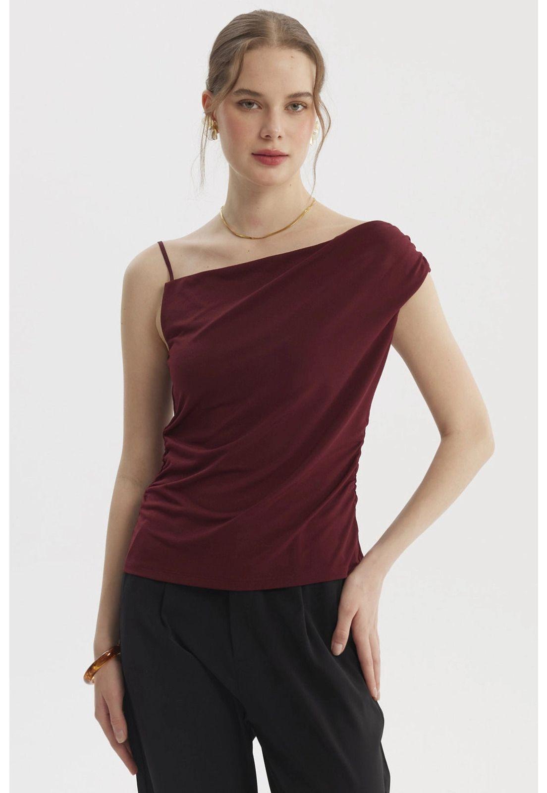 Polera Mujer Pabilo Escote Asimétrico Rojo-0