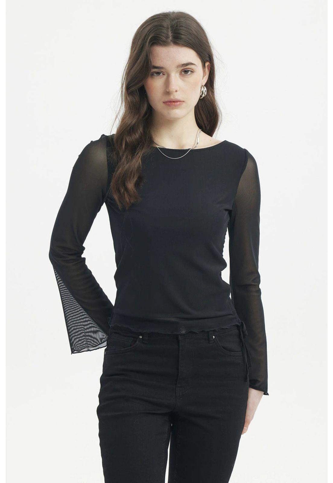 Polera Mujer Mangas Acampanadas Negro-0