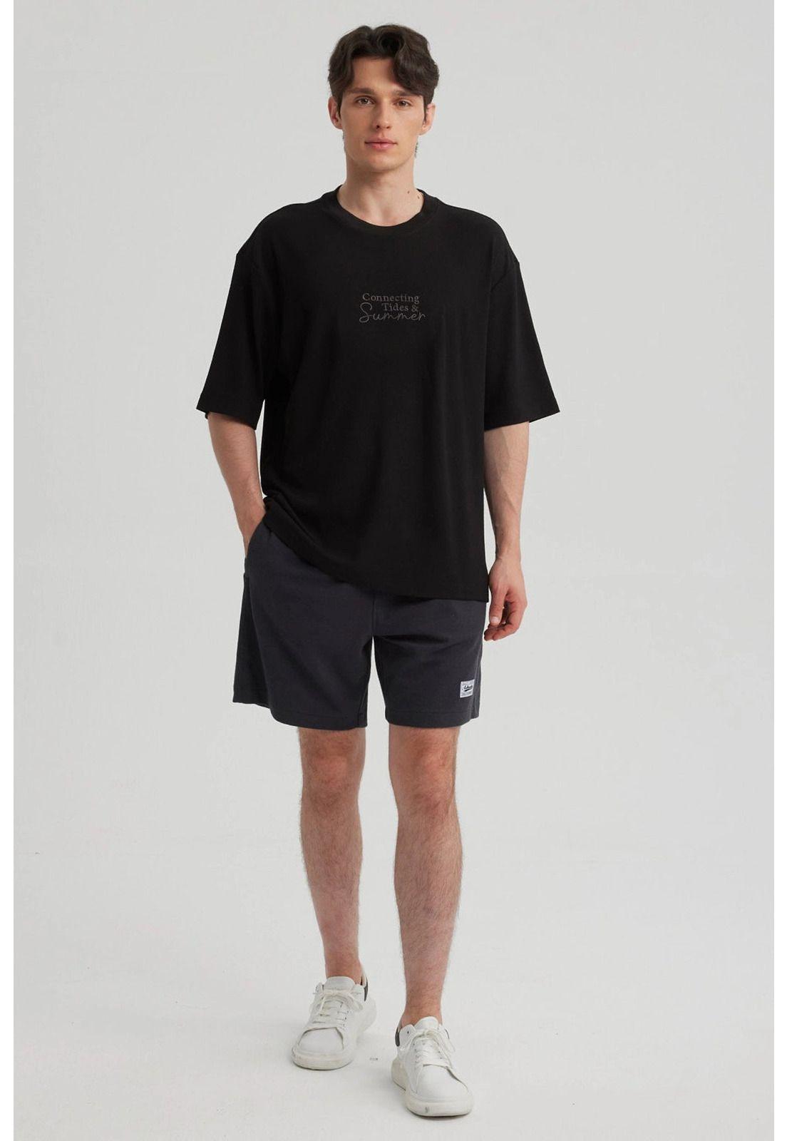 Polera Hombre Oversize Bordada Negro-1