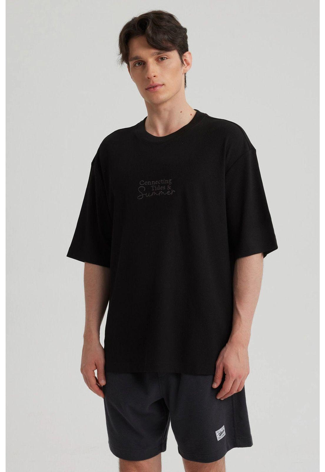 Polera Hombre Oversize Bordada Negro-5