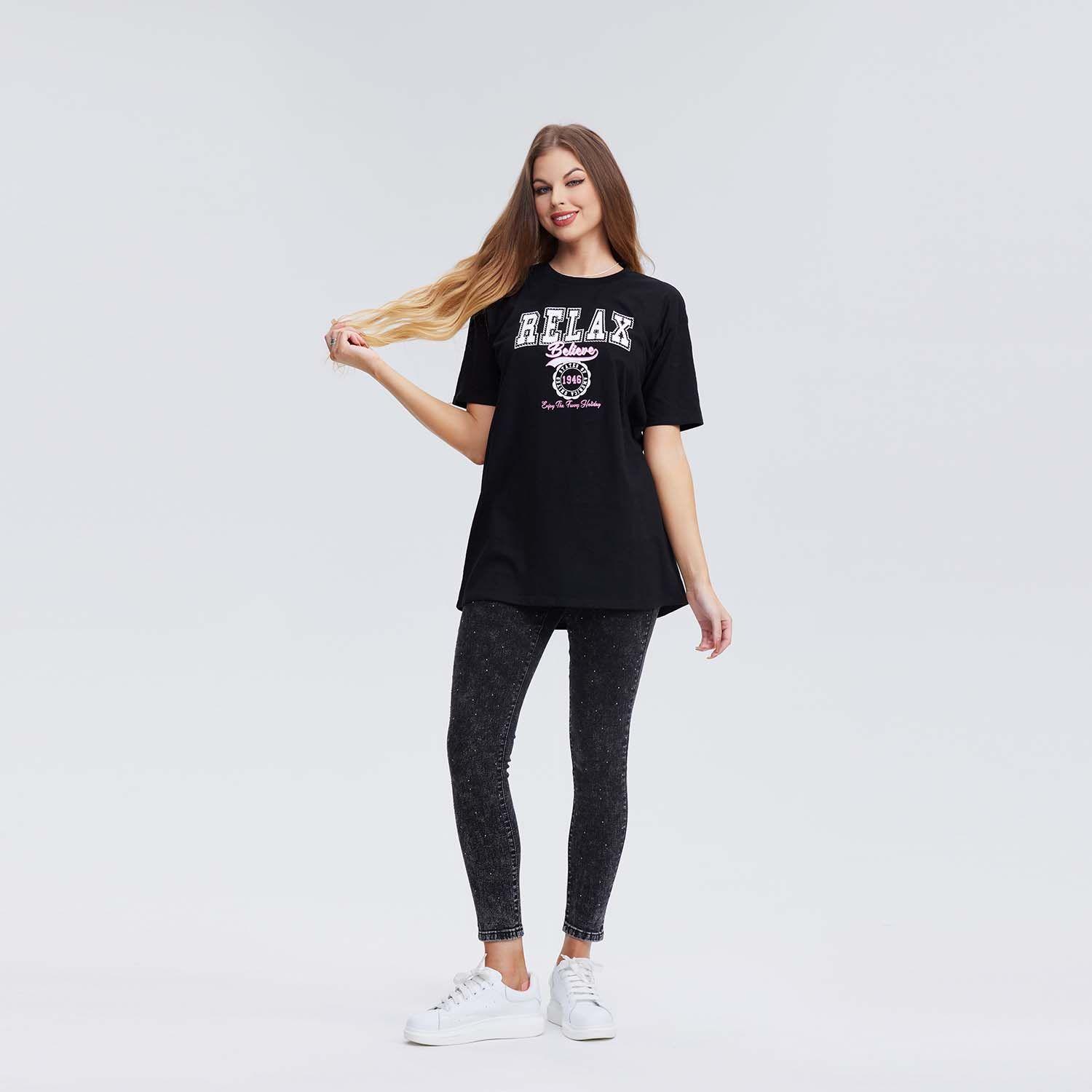 Polera Oversize Gráfica Negro Mujer-3