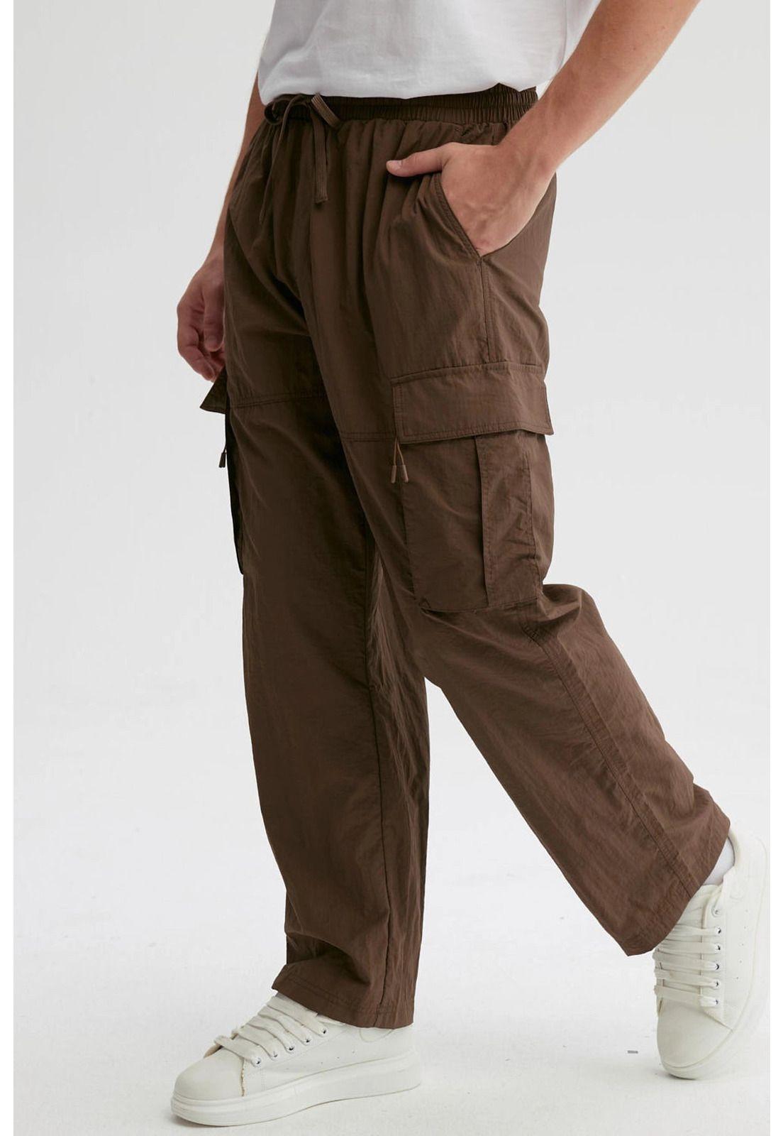 Pantalón Hombre Cargo Nylon Chocolate-1