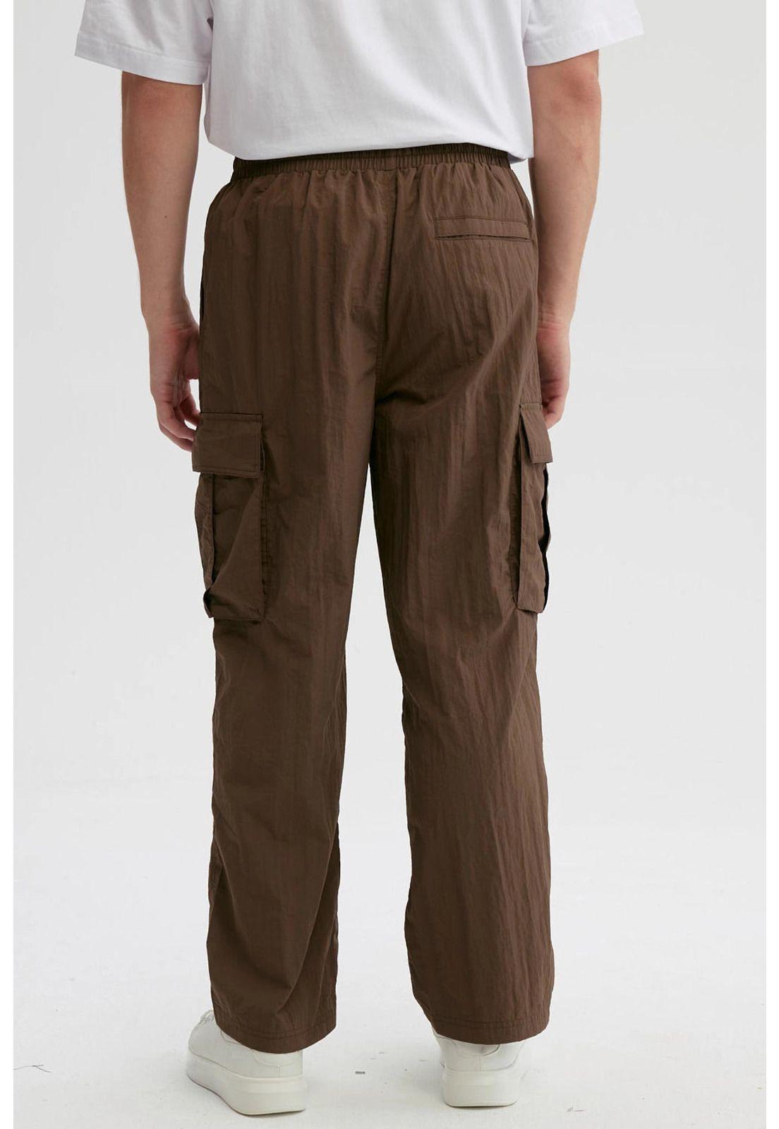 Pantalón Hombre Cargo Nylon Chocolate-2