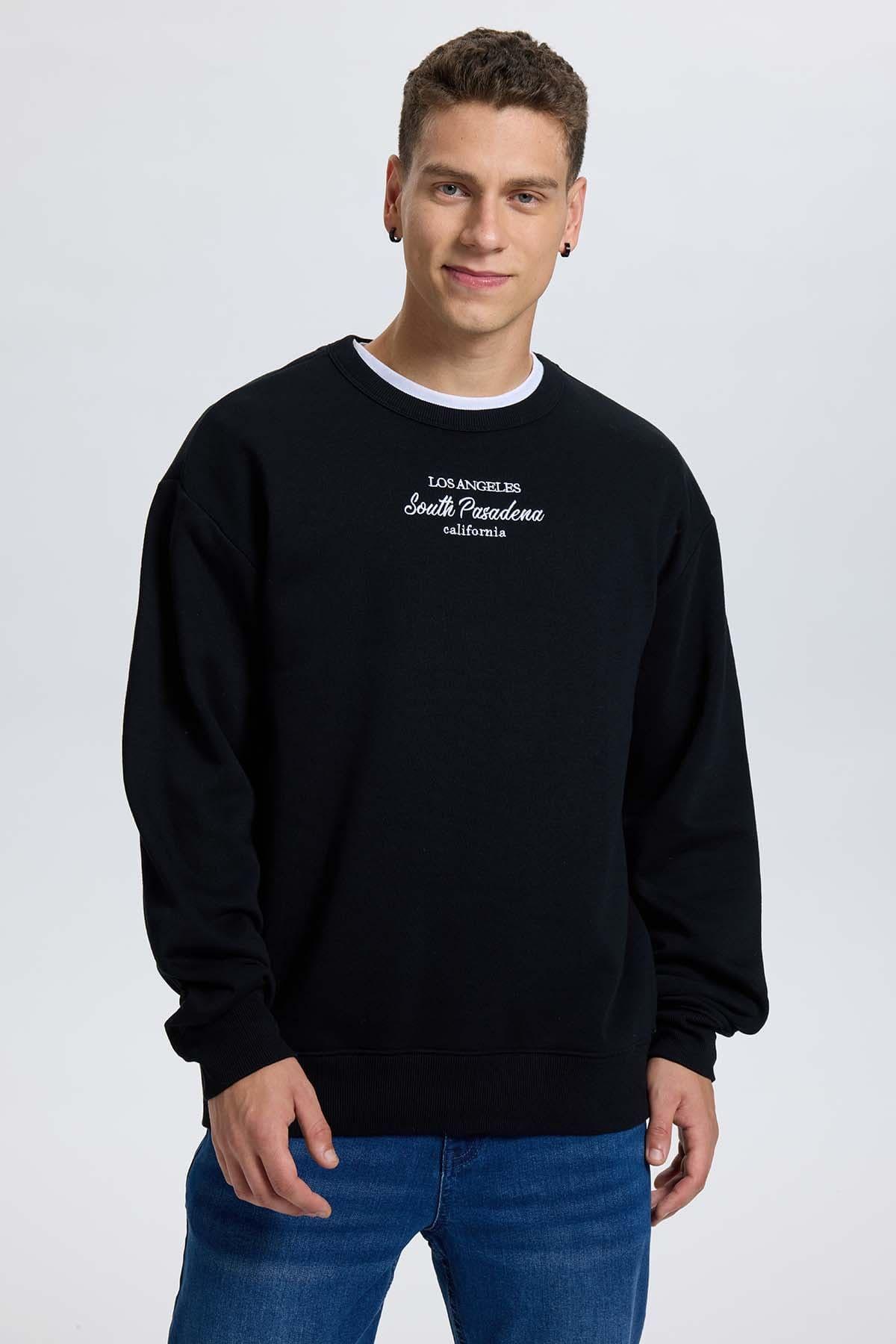 Polerón Hombre Print Texto Central Negro-1