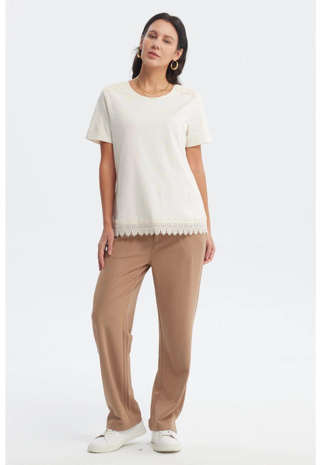 Polera Mujer Detalle Cuello Crema-3