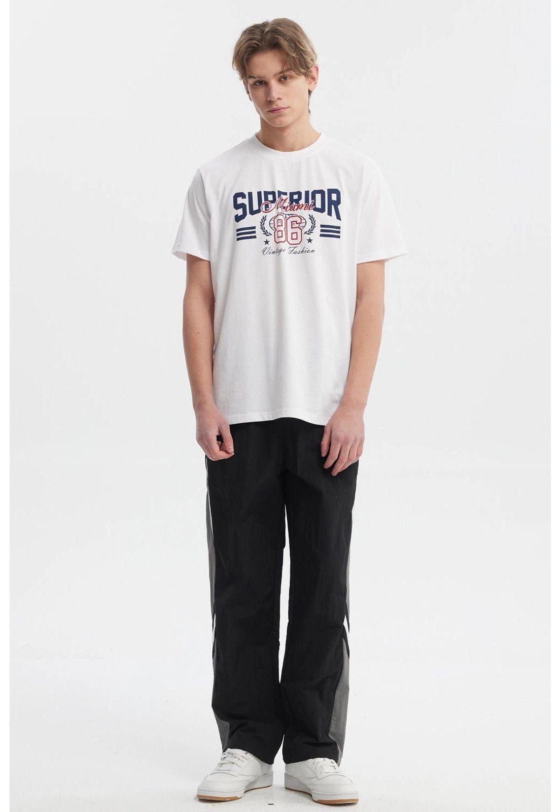 Polera Hombre Regular Fit Print College Blanco-3