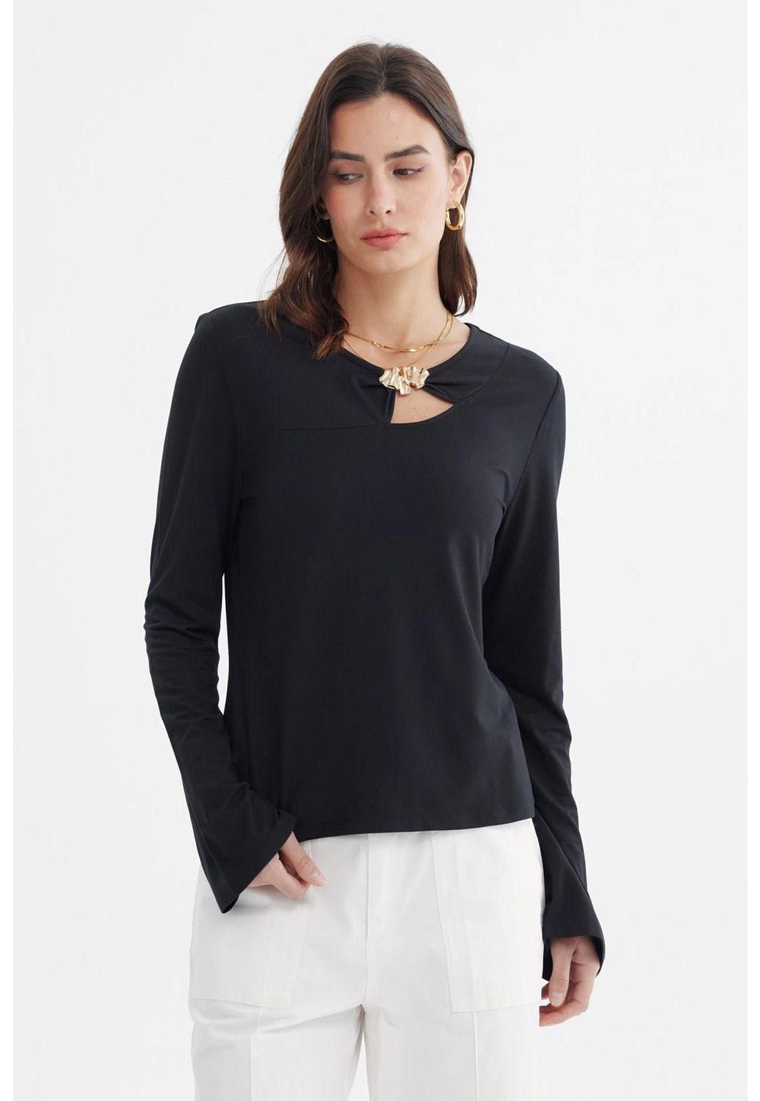 Polera Mujer Aplicación Metalica En Pecho Negro-0