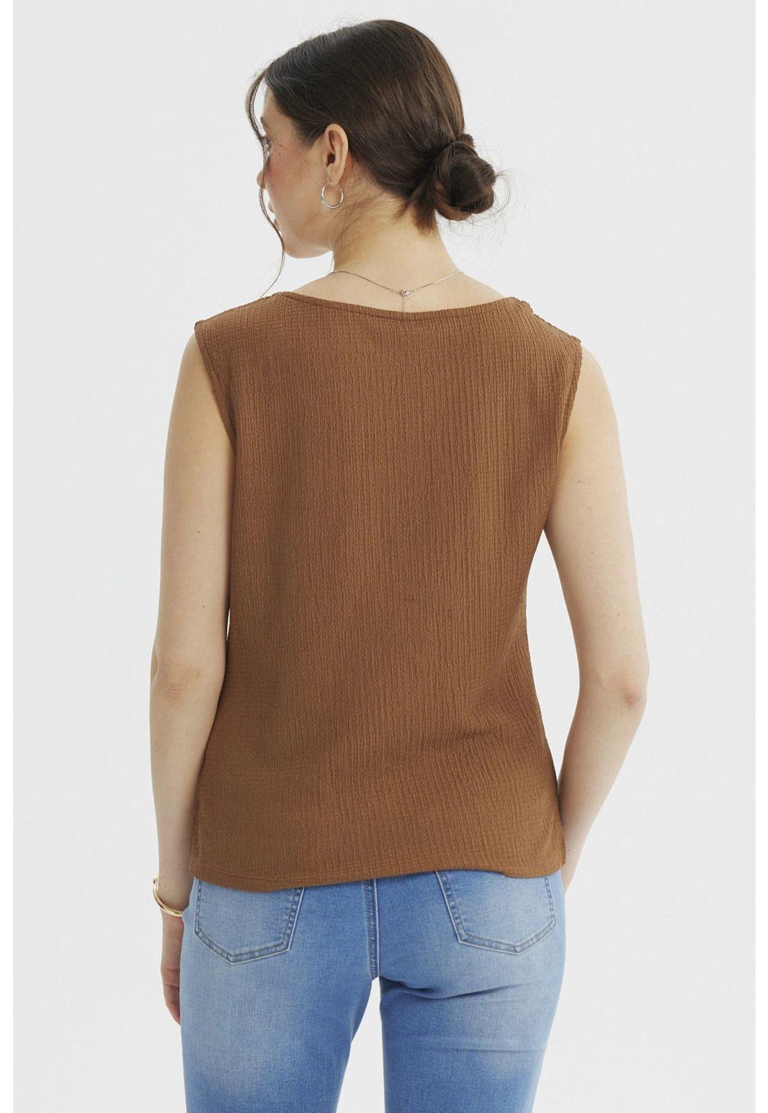 Polera Mujer Textura Recogido En Pecho Café-2