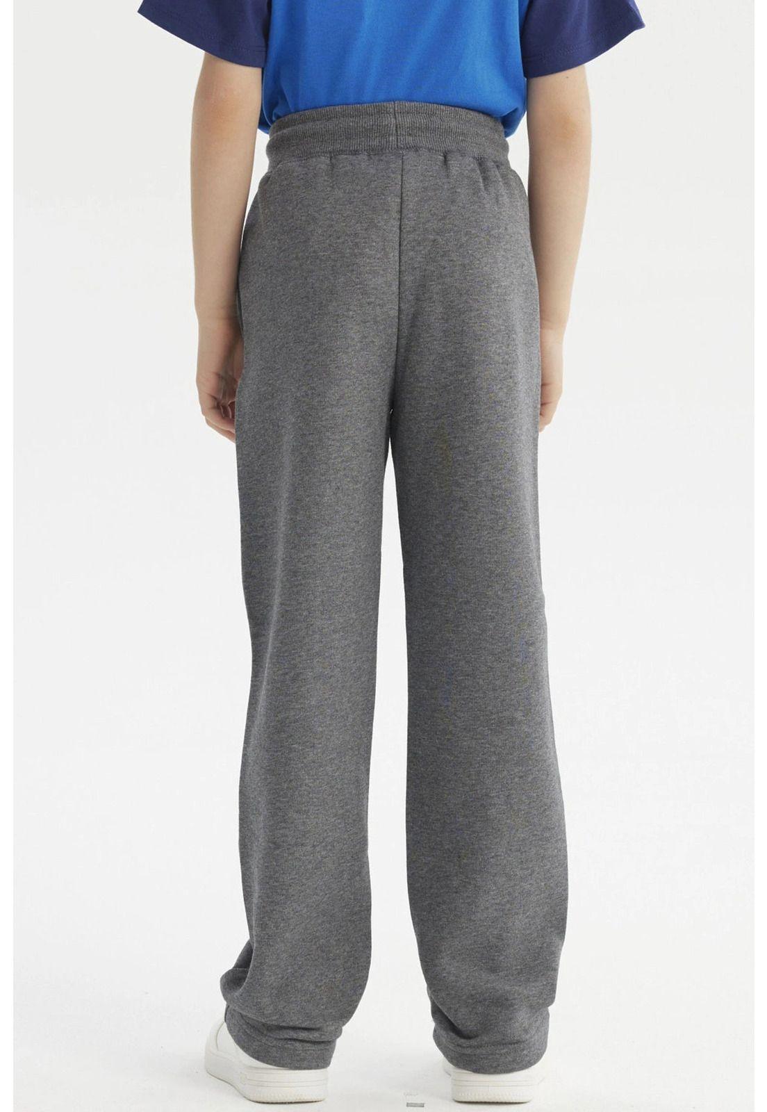 Pantalón Buzo Niño Calce Recto Gris Oscuro-2