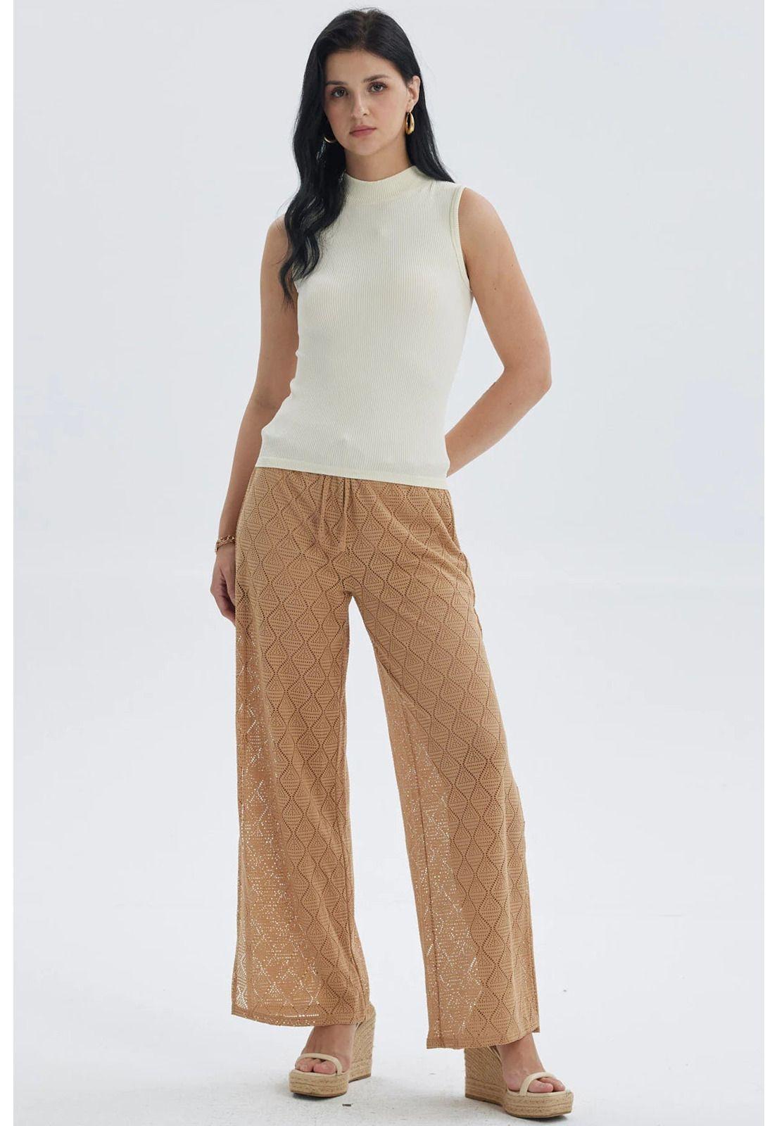 Pantalón Mujer Calado Abertura Pierna Camel-3