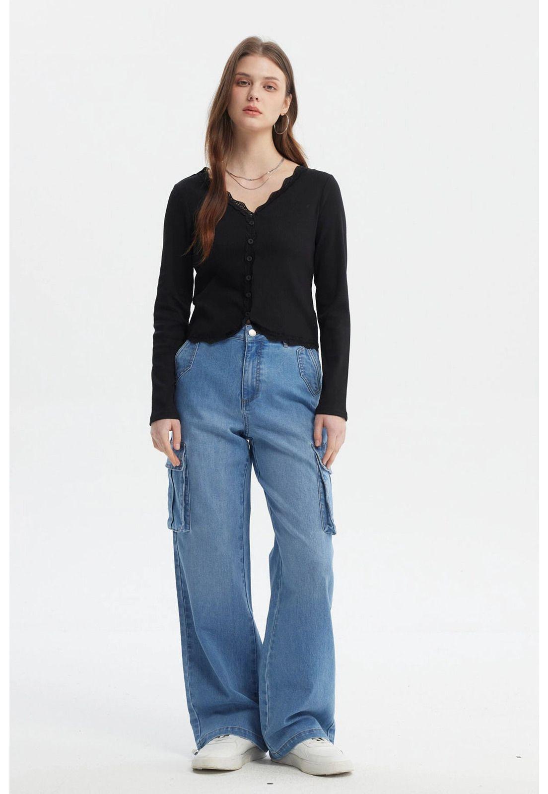 Polera Mujer Cuello Cv Encaje Rulet En Puño Negro-3