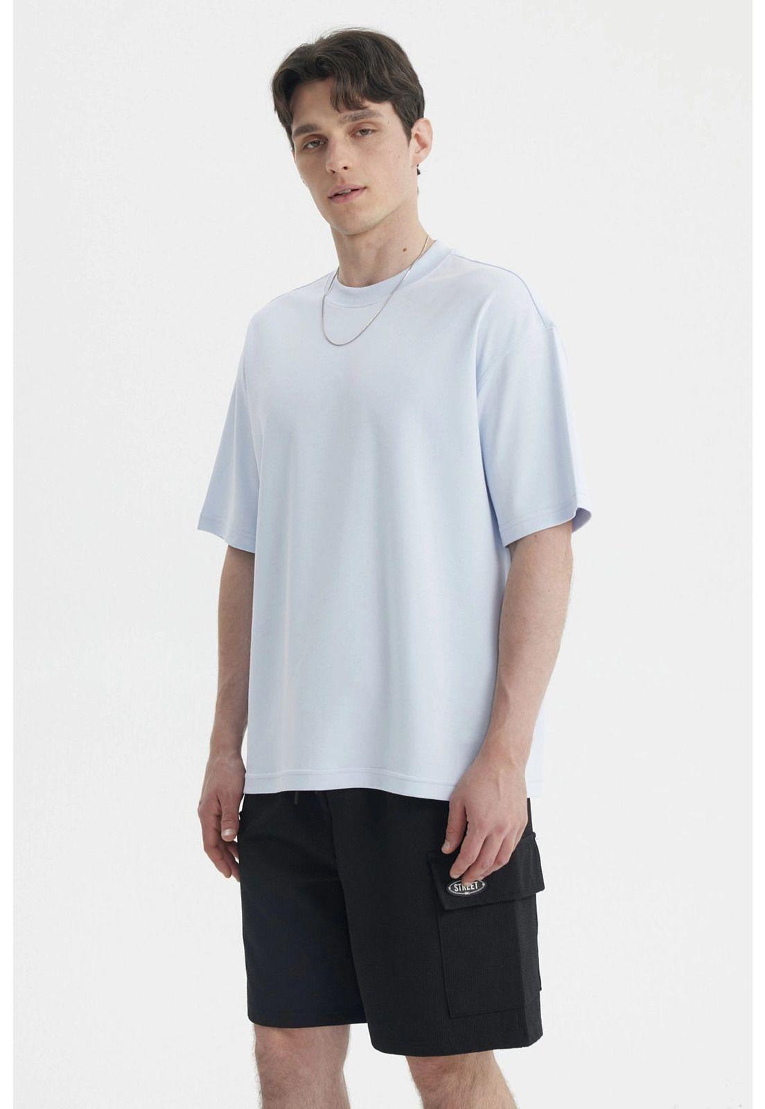 Polera Hombre Loose Fit Celeste Claro-1