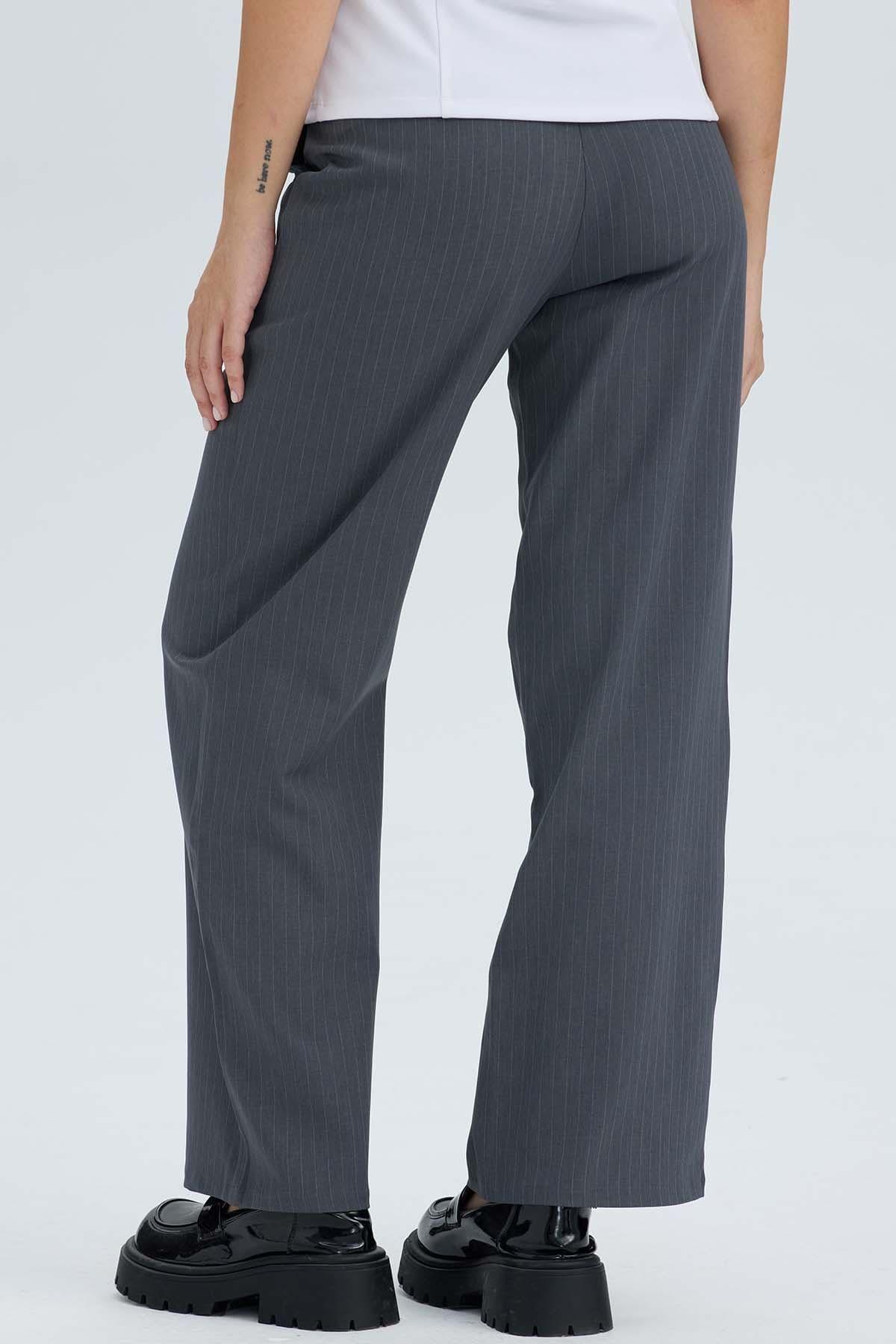 Pantalón Mujer Sastrero Rayado Aplicación Gris-2