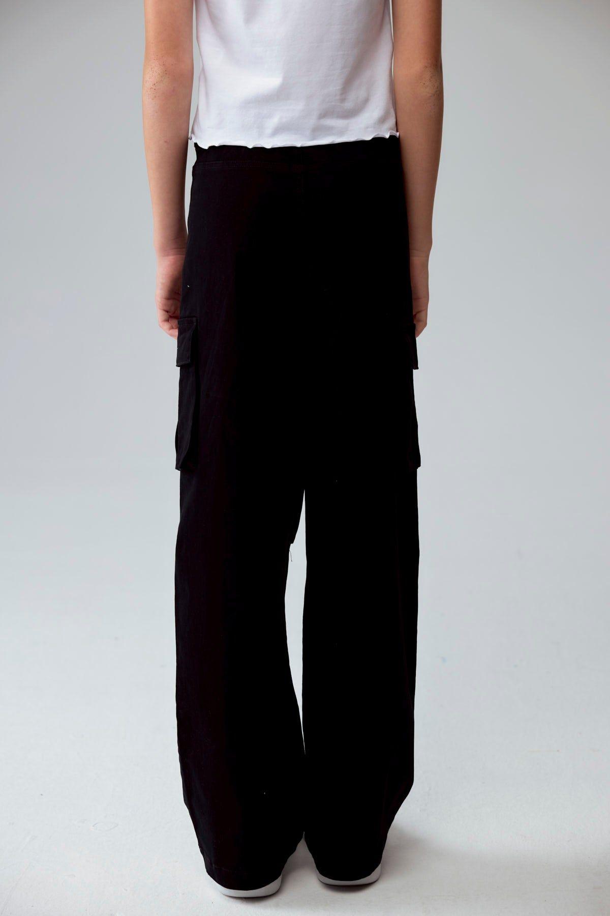 Pantalón Niña Calce Recto Cargo Negro-2