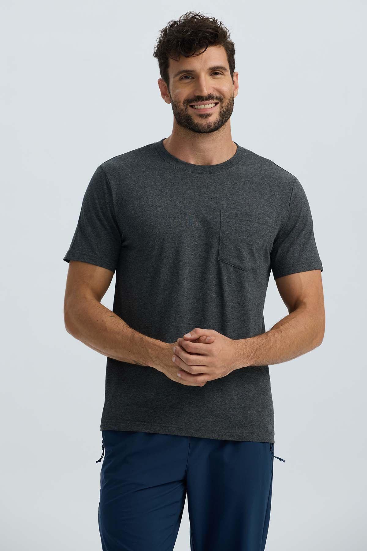 Polera Hombre Básica Con Bolsillo Gris Oscuro-2