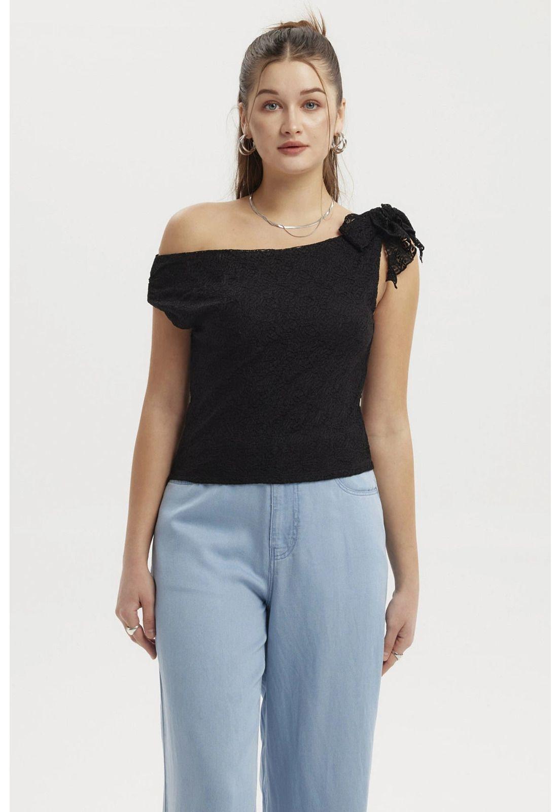 Polera Mujer Encaje Cuello Asimétrico Negro-0