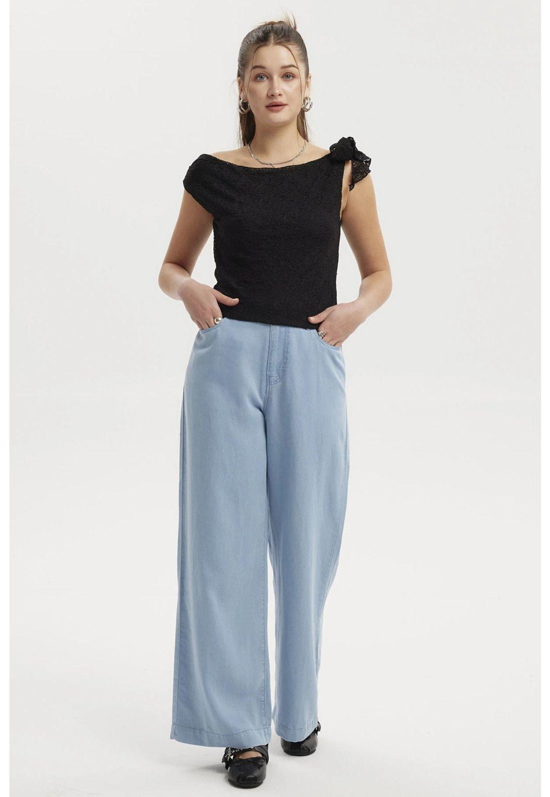 Polera Mujer Encaje Cuello Asimétrico Negro-3