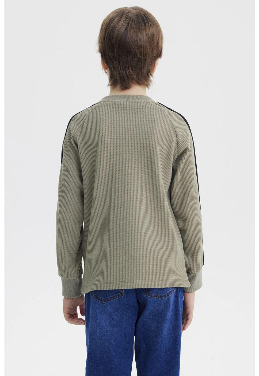 Polera Niño Bicolor Texturizada Verde Militar-2