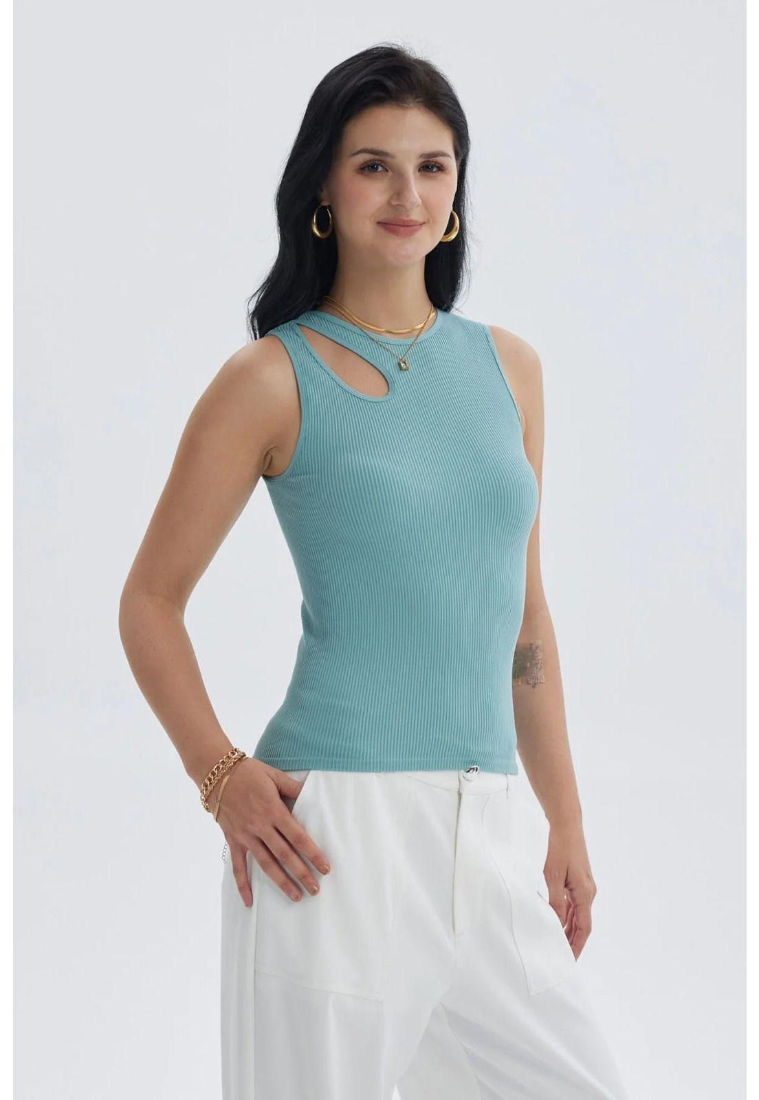 Polera Mujer Lisa Abertura Celeste-1