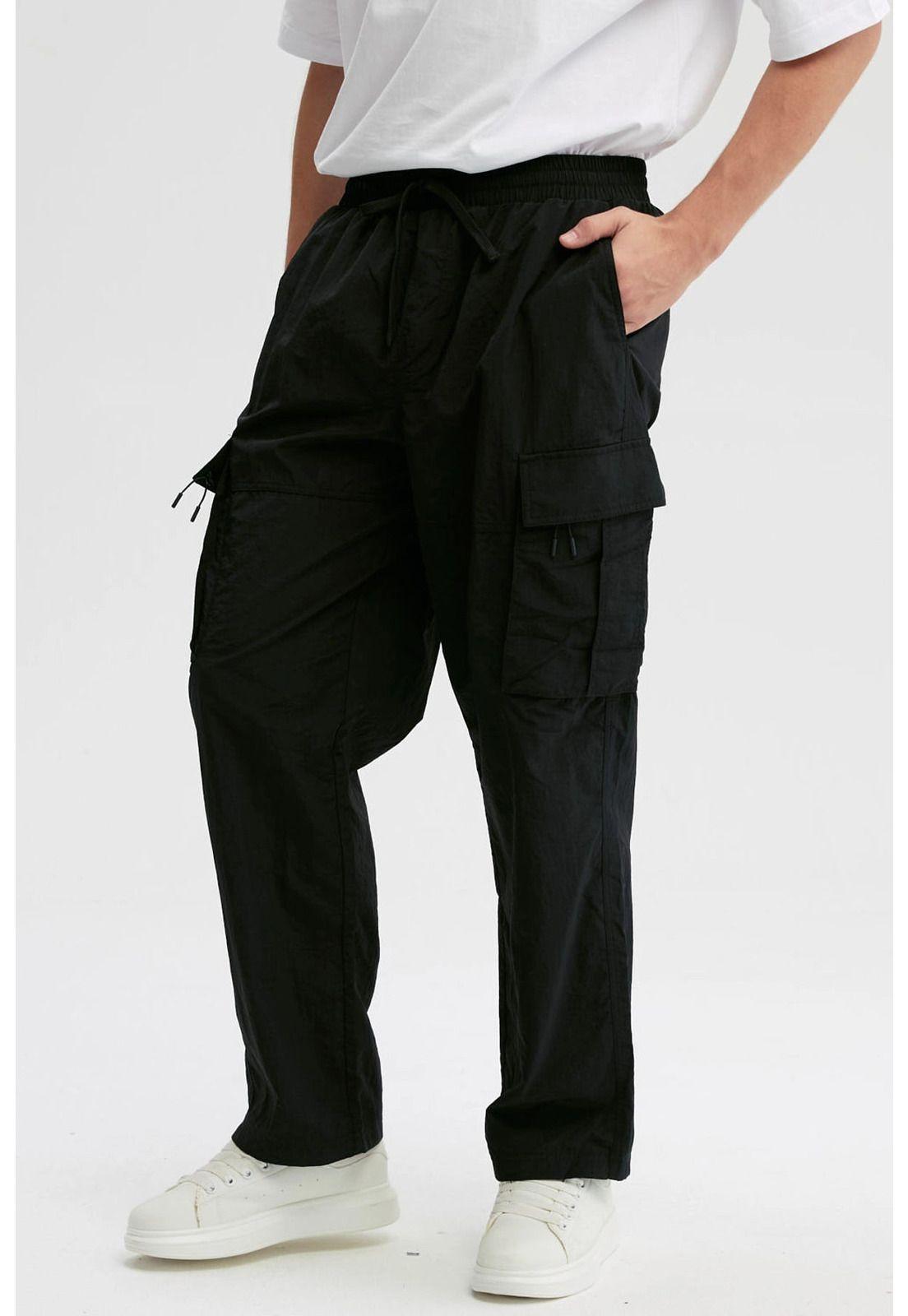 Pantalón Hombre Cargo Nylon Negro-1