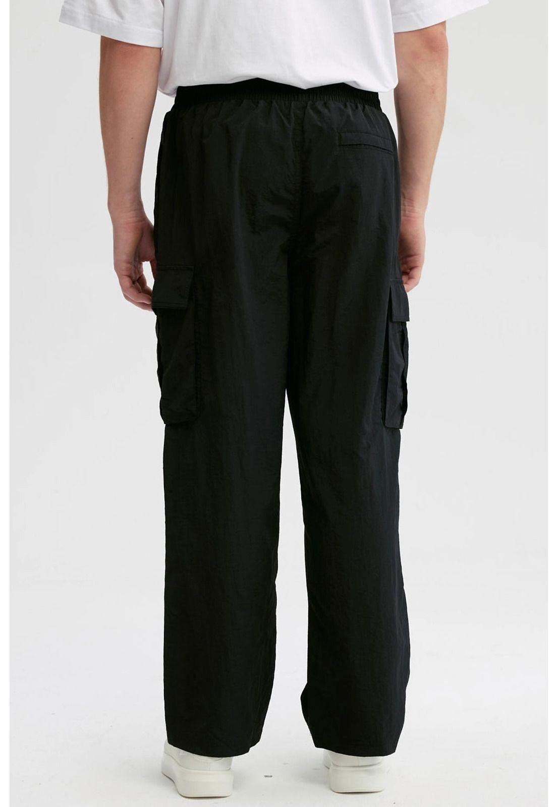 Pantalón Hombre Cargo Nylon Negro-2