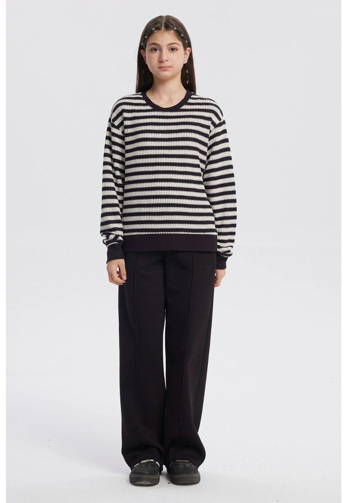 Polerón Niña Cuello Redondo Negro-3