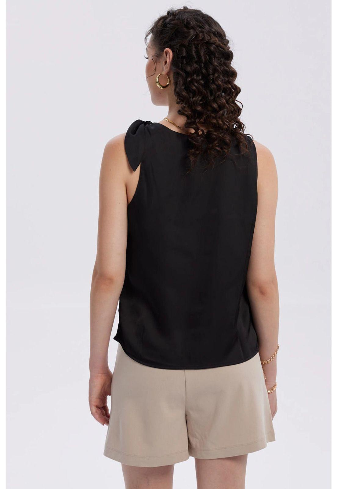 Blusa Mujer Satinada Aplicación Nudo Negro-2