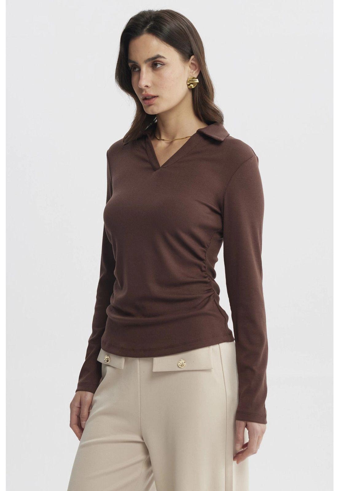 Polera Mujer Cuello Camisero Café Oscuro-1
