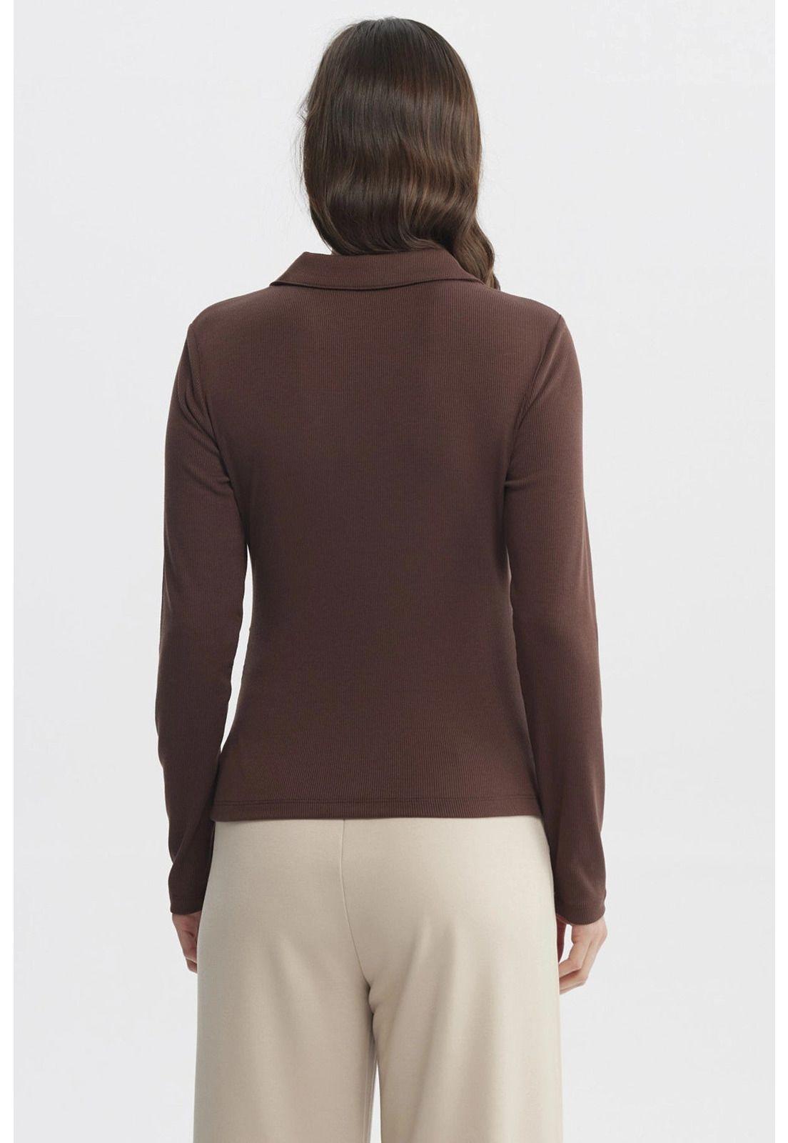 Polera Mujer Cuello Camisero Café Oscuro-2