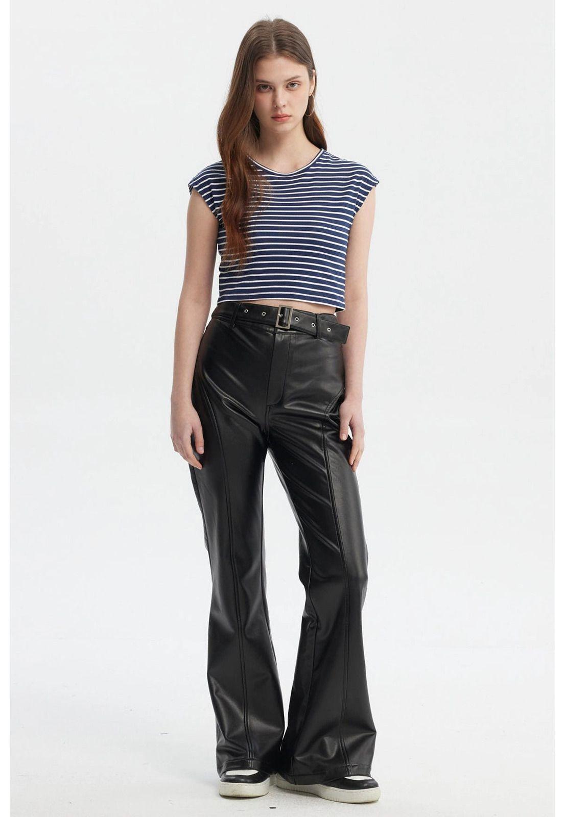 Pantalón Mujer Flare Efecto Cuero Negro-3