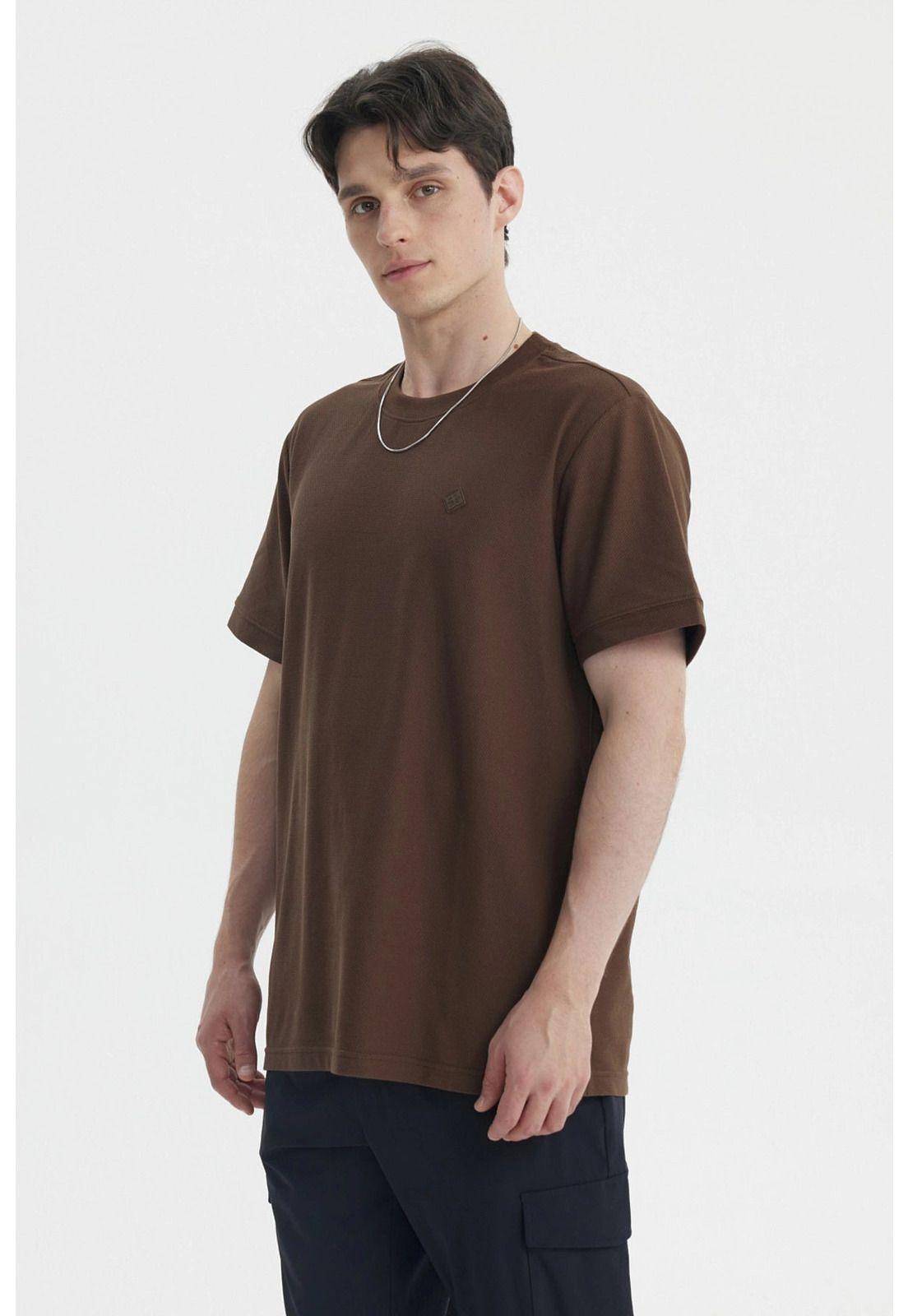 Polera Hombre Slim Chocolate-1