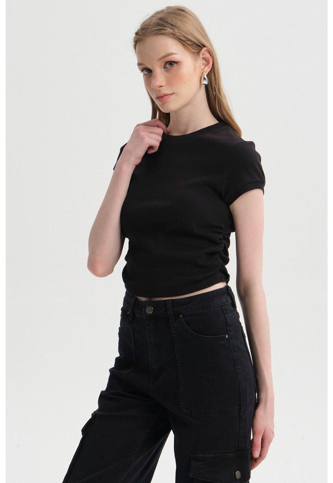 Polera Mujer Cropped Negro-2