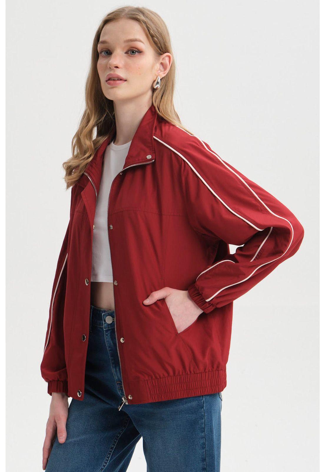 Chaqueta Mujer Cortaviento Burdeo-1