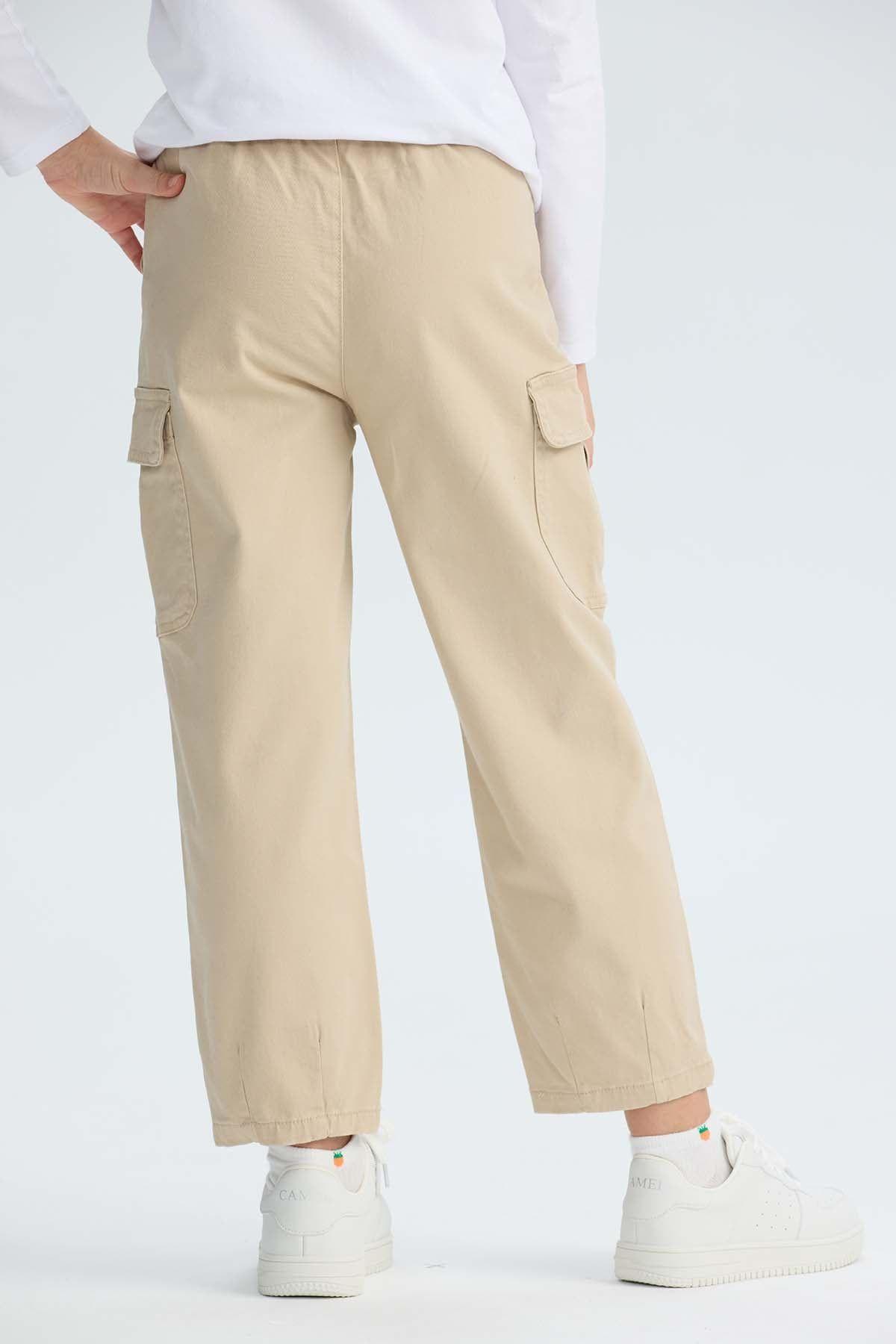Pantalón Niña Cargo Con Pliegue En Basta Beige-2
