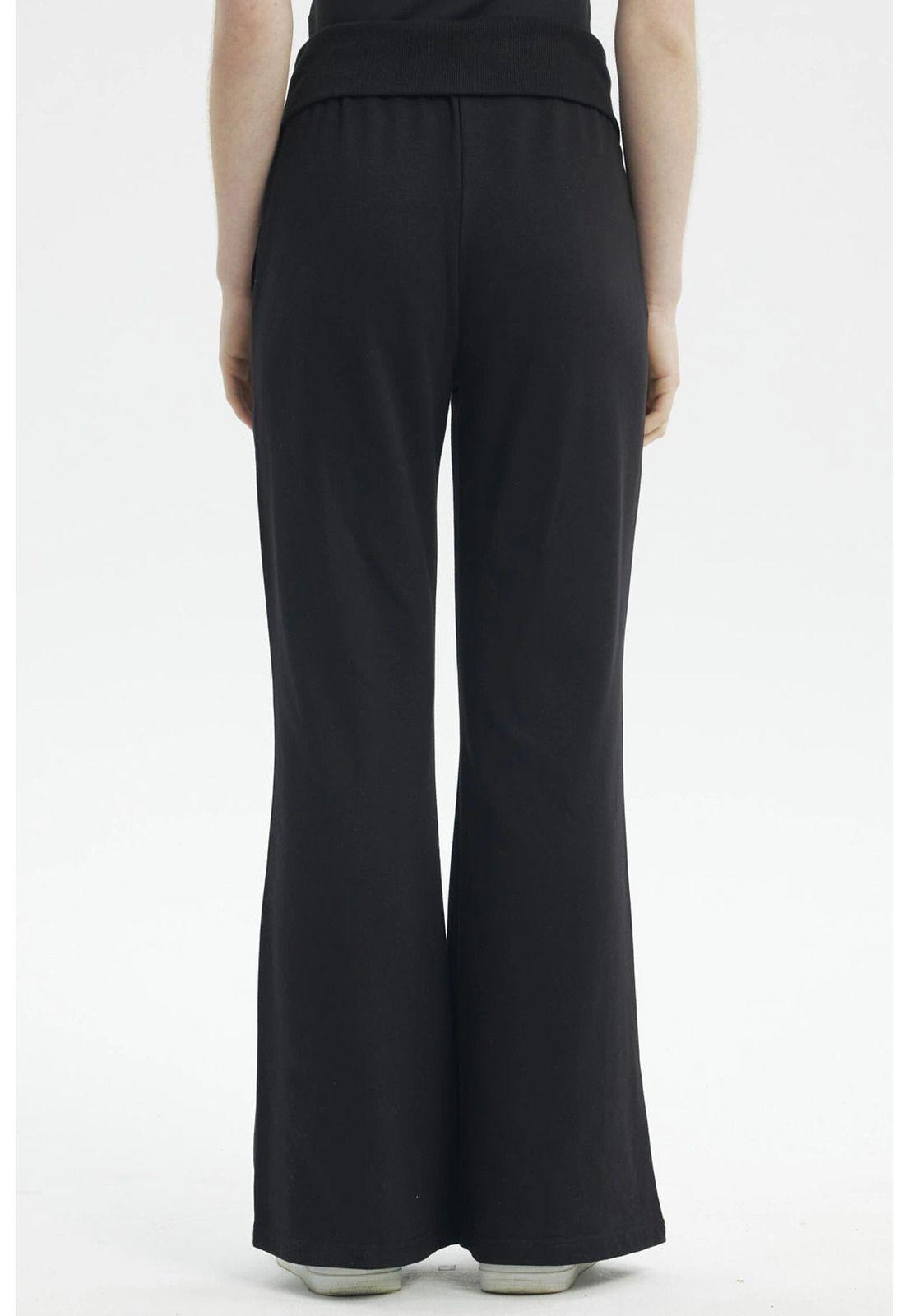 Pantalón Buzo Mujer Flare Negro-2