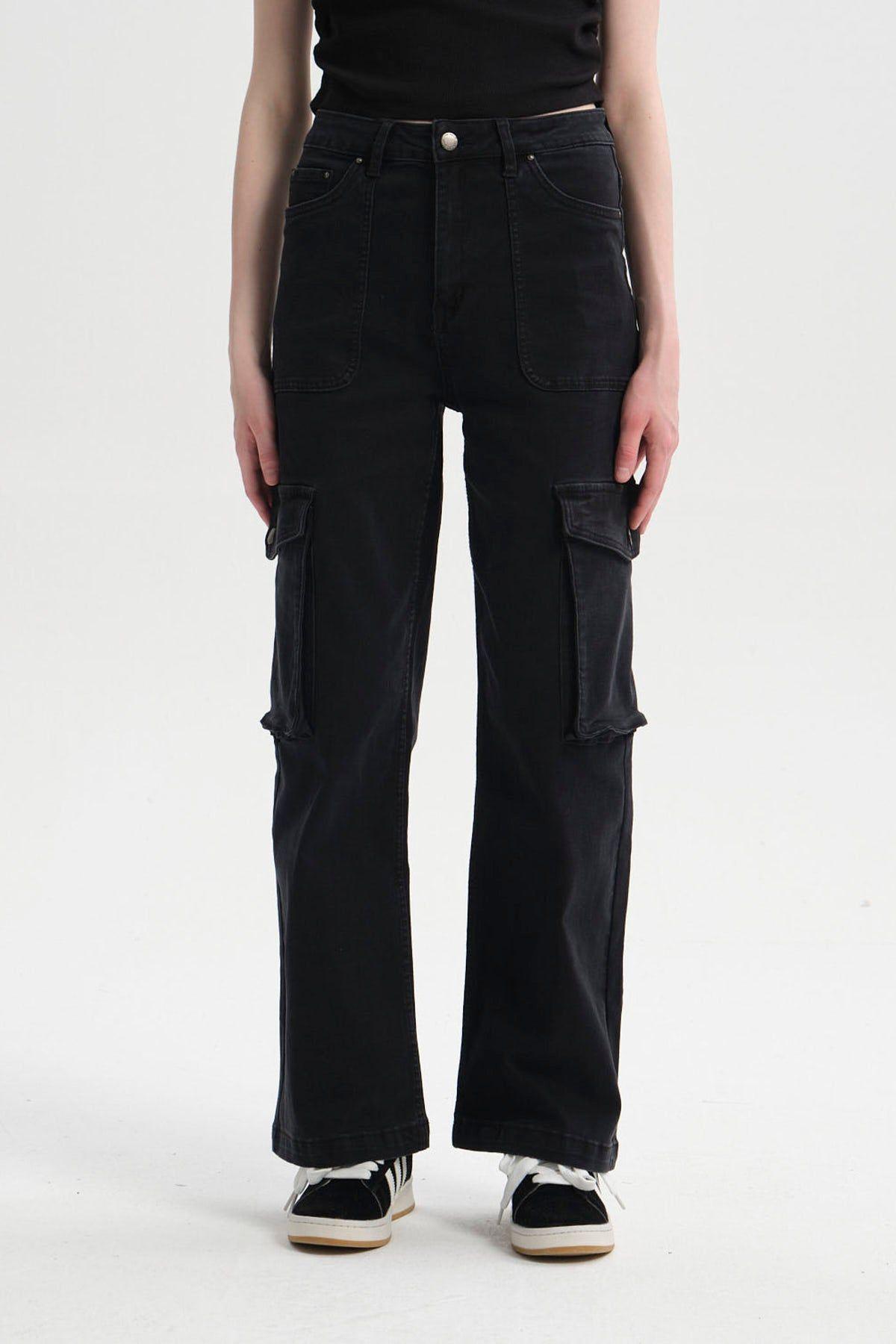 Jeans Mujer Cargo Calce Recto Negro II-0
