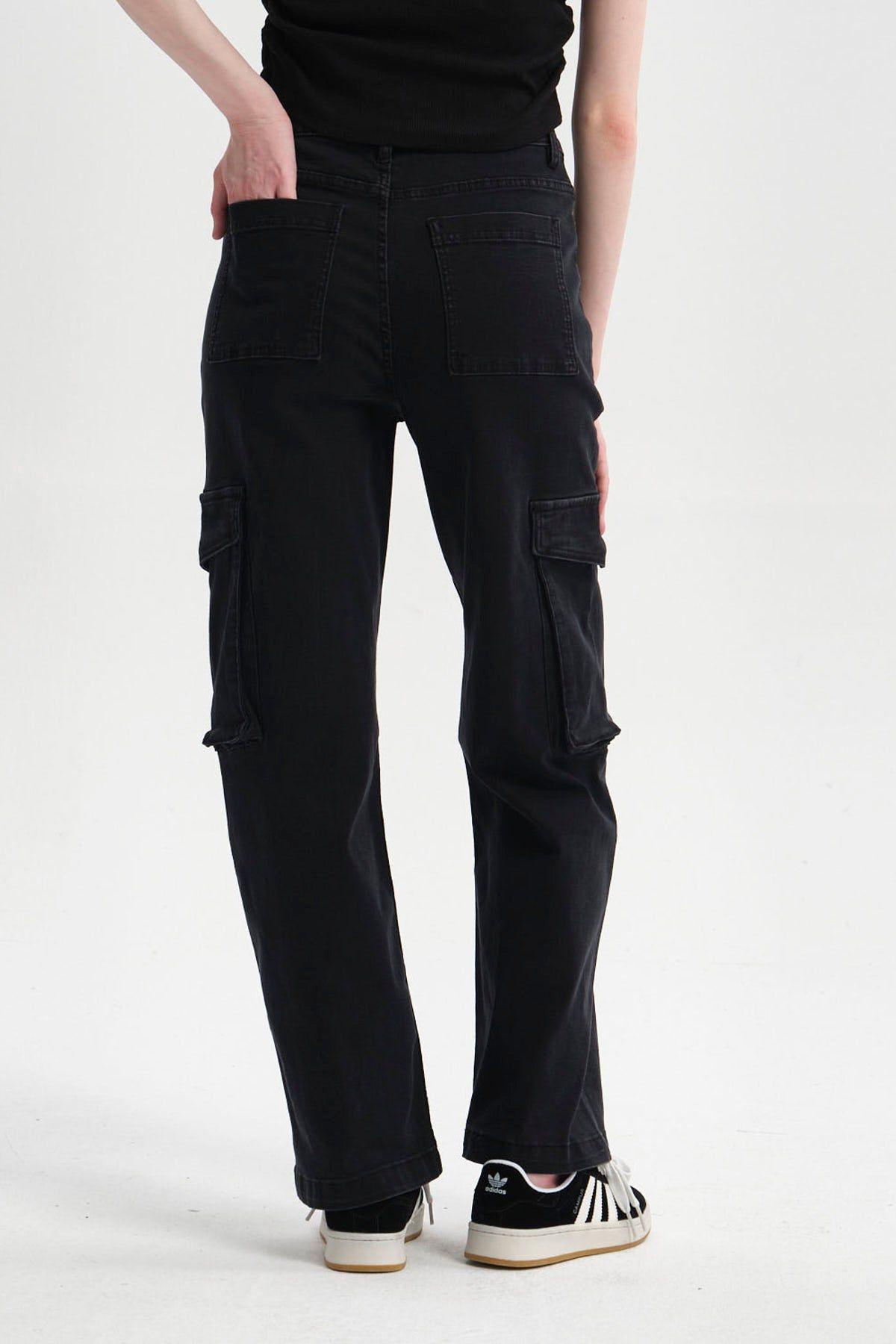 Jeans Mujer Cargo Calce Recto Negro II-2
