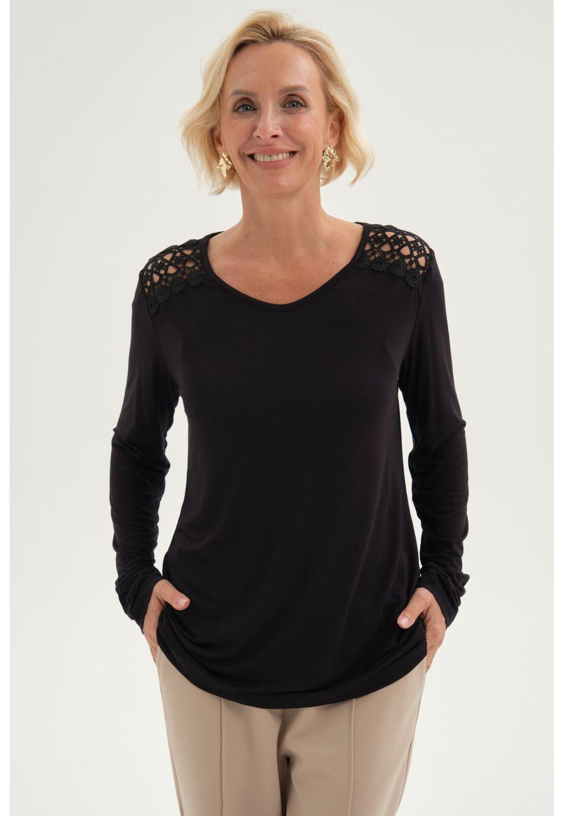 Polera Mujer Con Detalle Macramé Negro-0