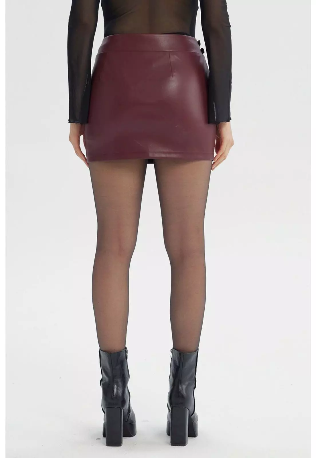 Falda Mujer Tipo Short Burdeo-2