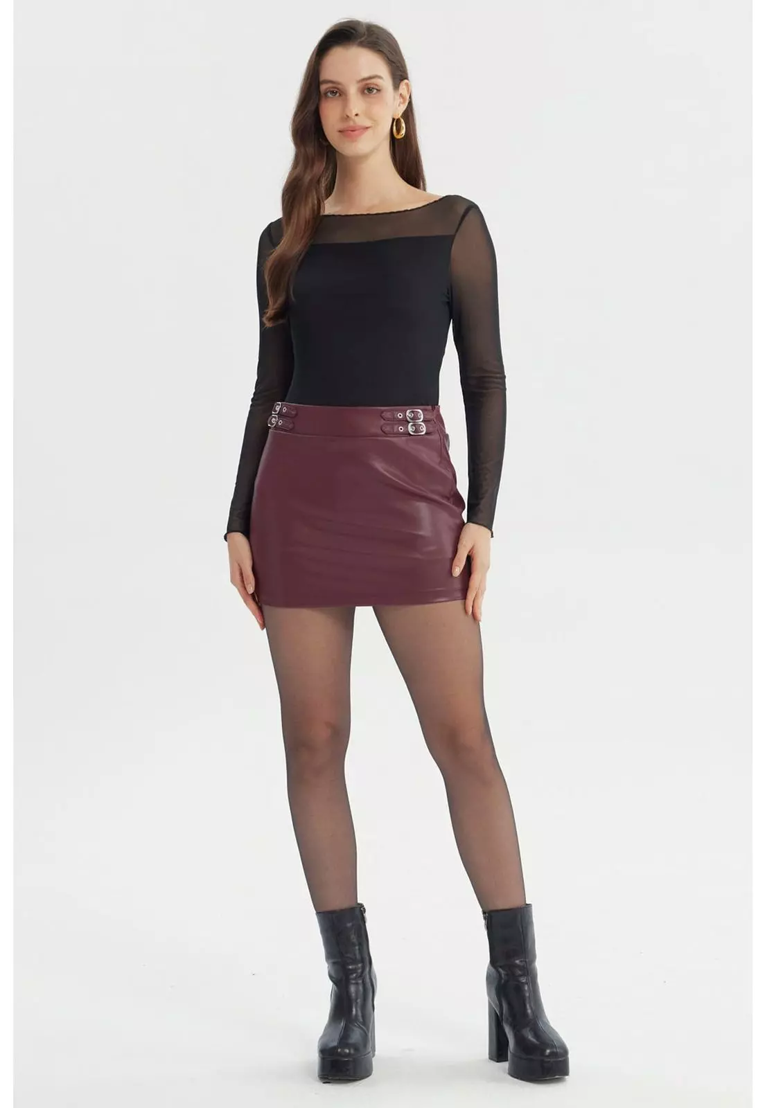 Falda Mujer Tipo Short Burdeo-3