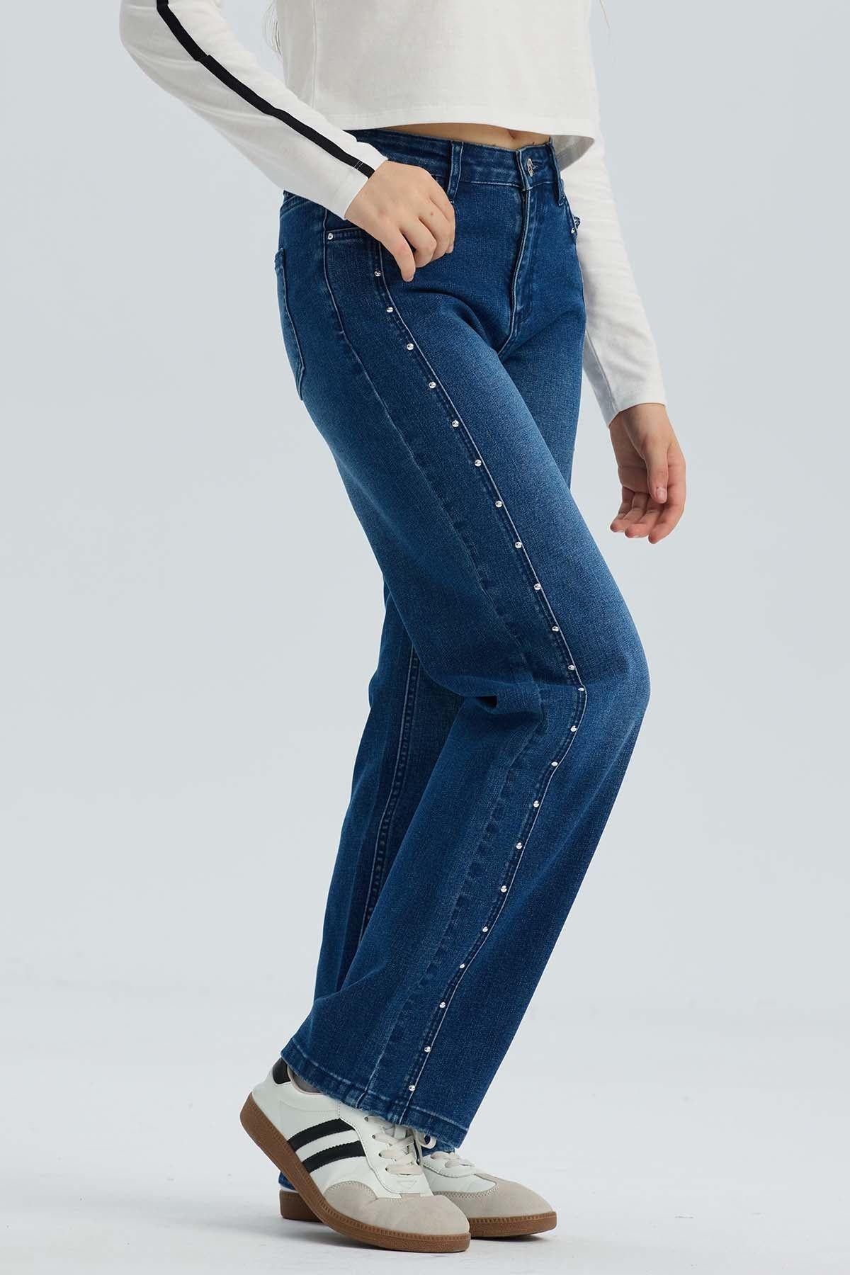 Jeans Niña Calce Recto Con Tachas Azul-2