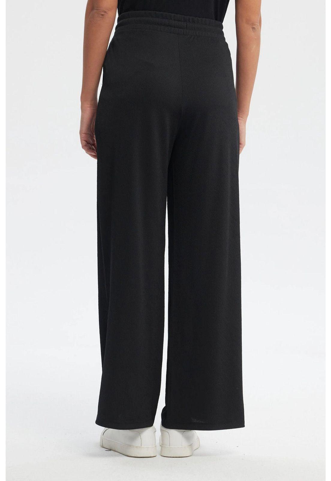 Pantalón Buzo Mujer Detalles Ojetillos Negro-2