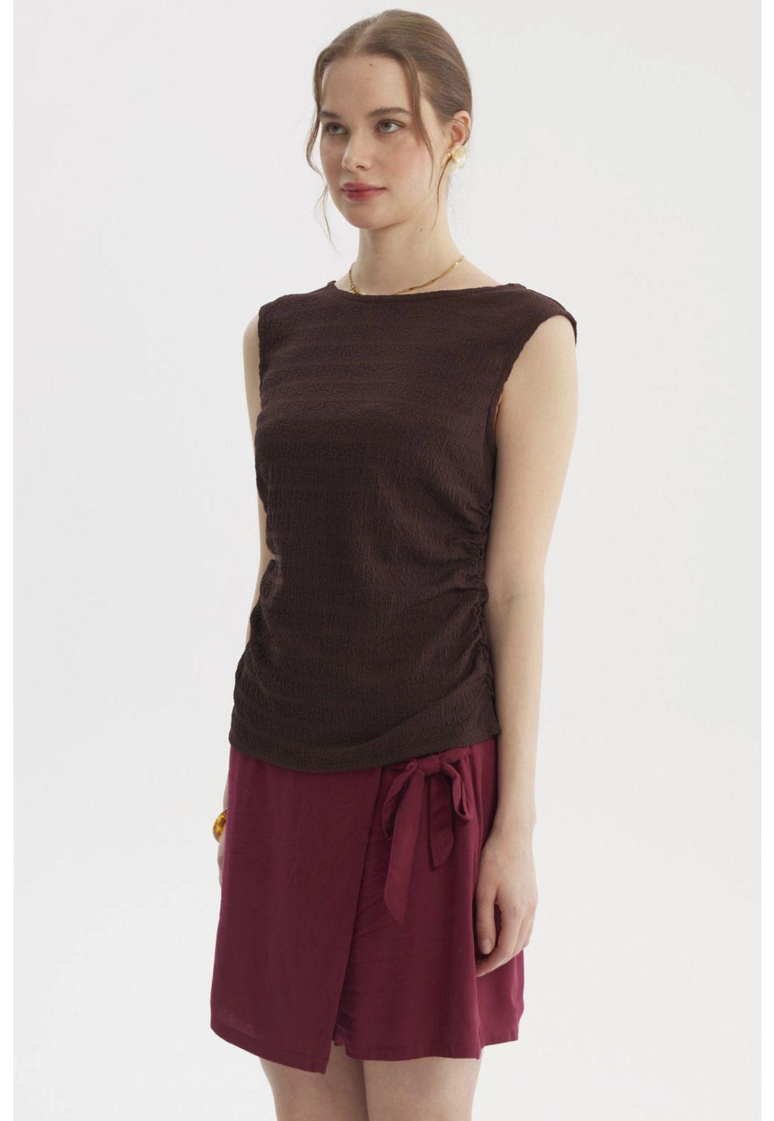 Polera Mujer Bote Drapeada Café Oscuro-1