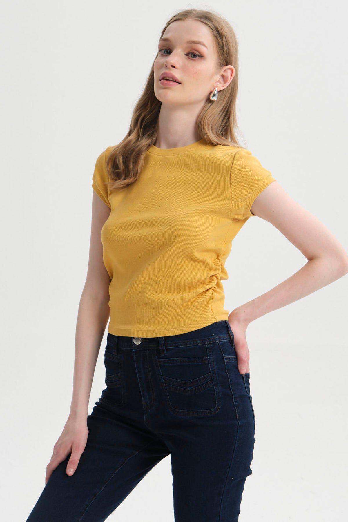 Polera Mujer Cropped Amarillo-1