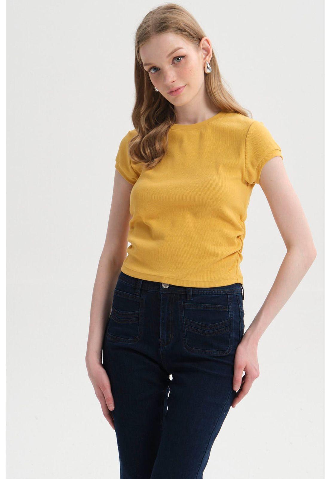 Polera Mujer Cropped Amarillo-0
