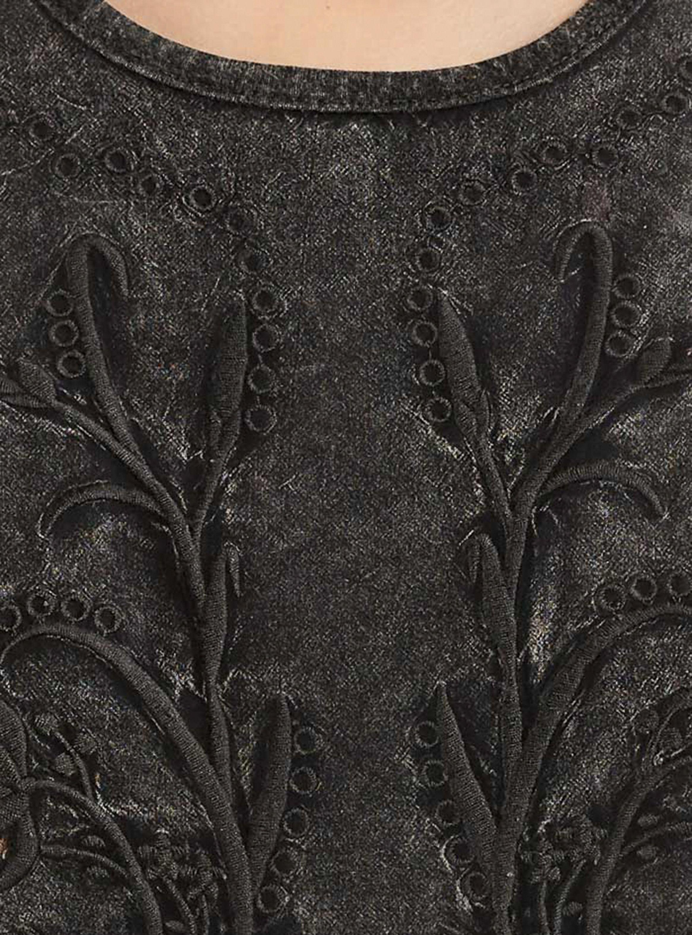 Polera Bordado Central y Proceso Umbrale-2