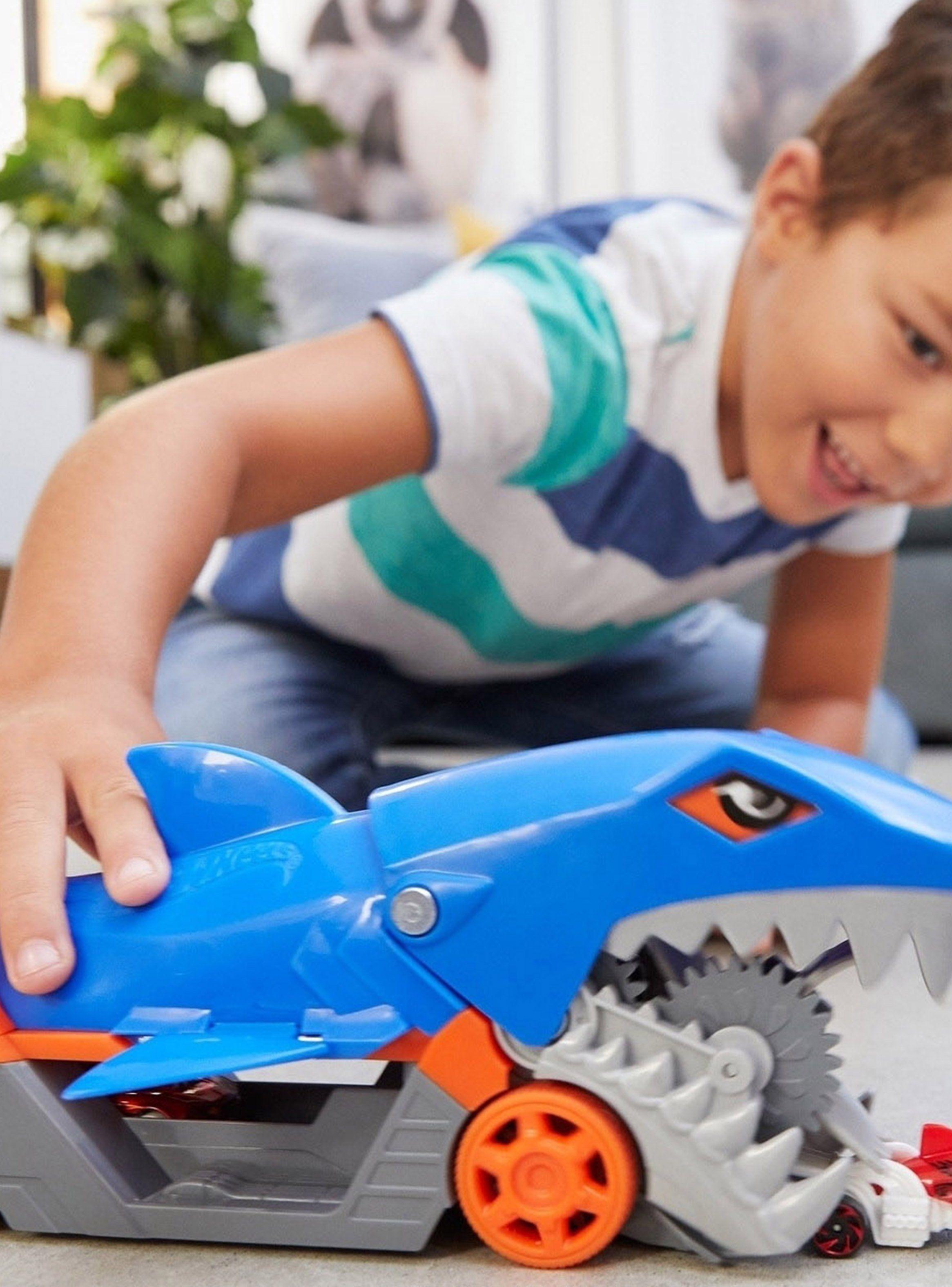 Auto Hot Wheels City Remolque Tiburón-2