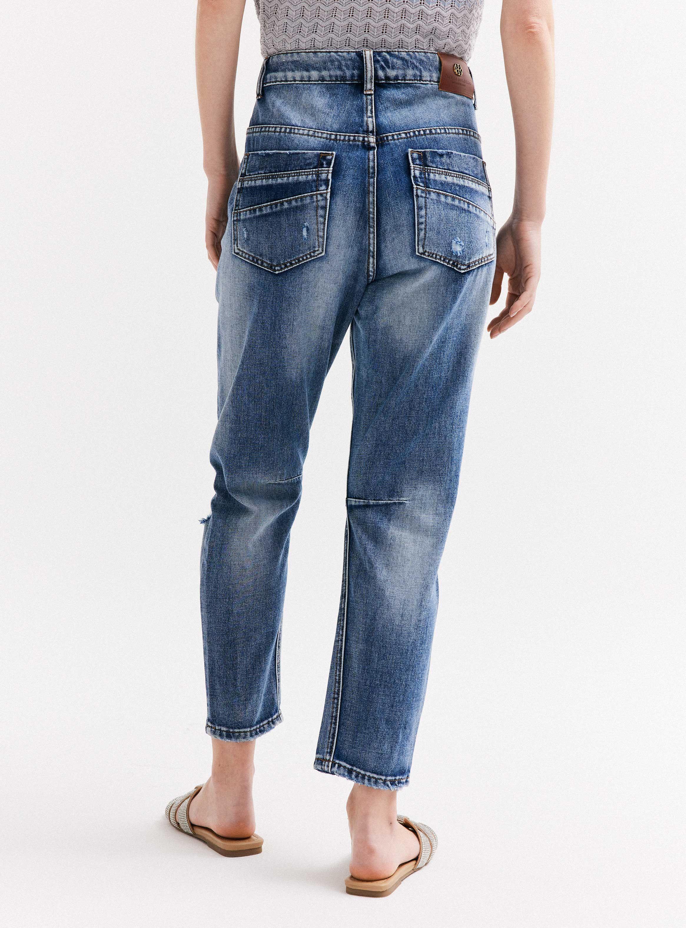 Jeans Carrot con Roturas-1