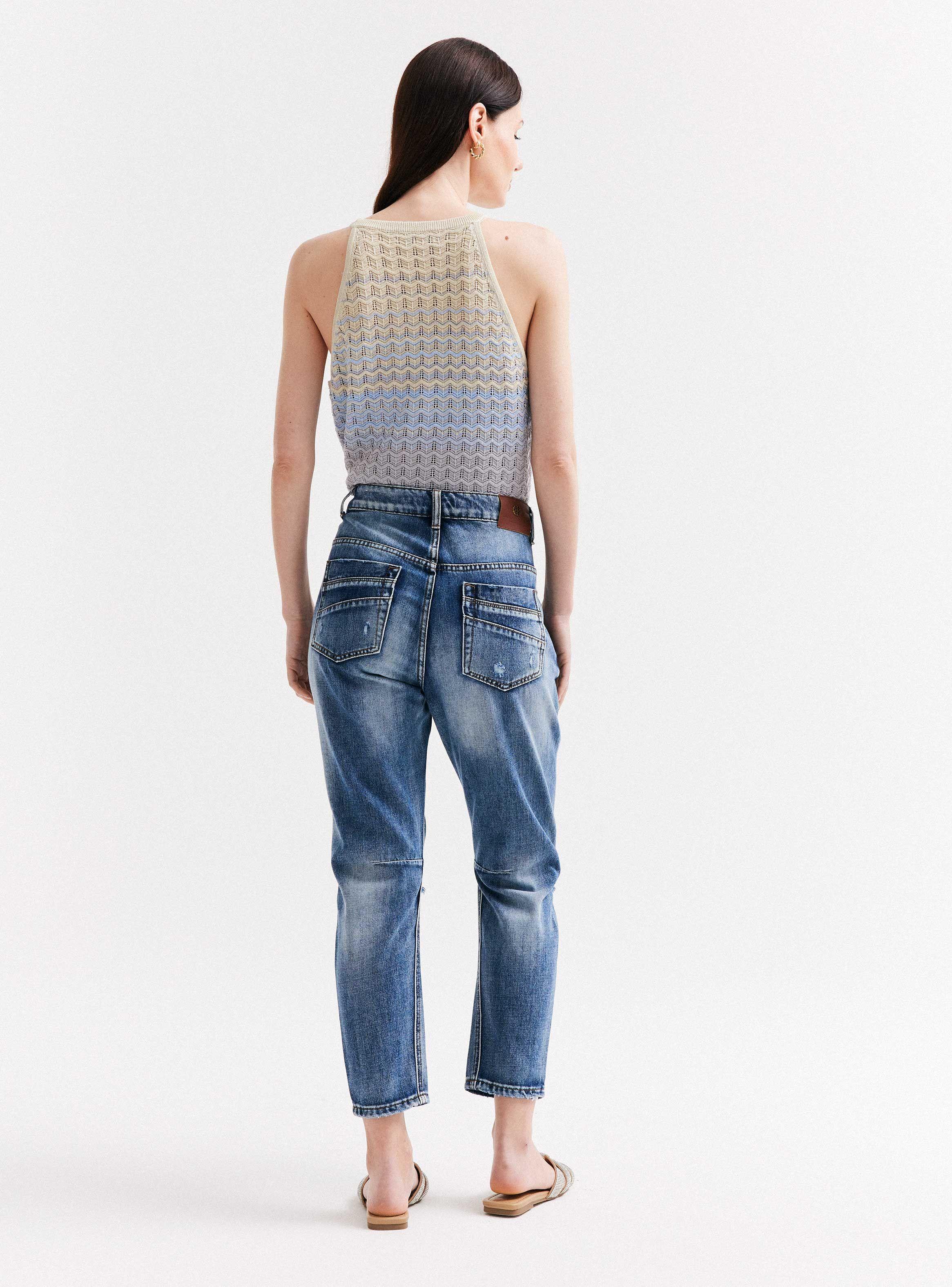 Jeans Carrot con Roturas-5